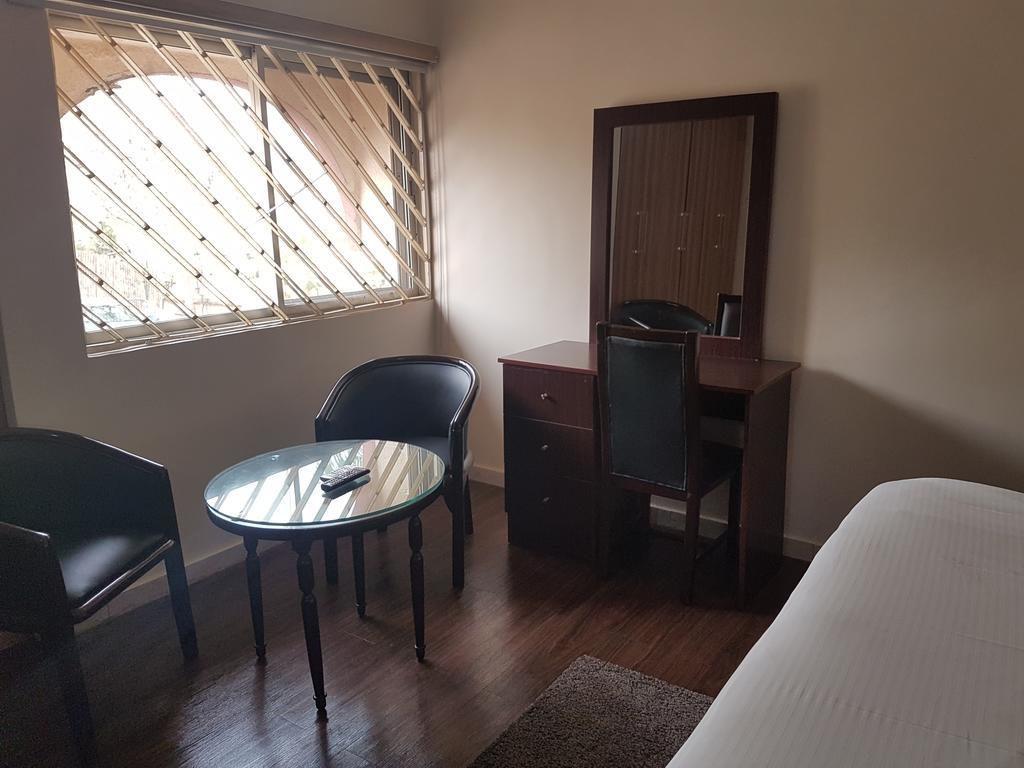 Peniel Apartments Абуджа Экстерьер фото