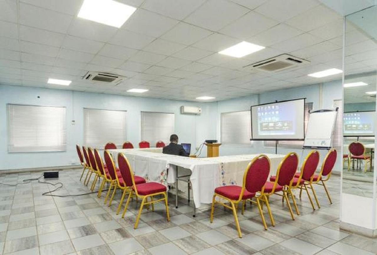 Peniel Apartments Абуджа Экстерьер фото